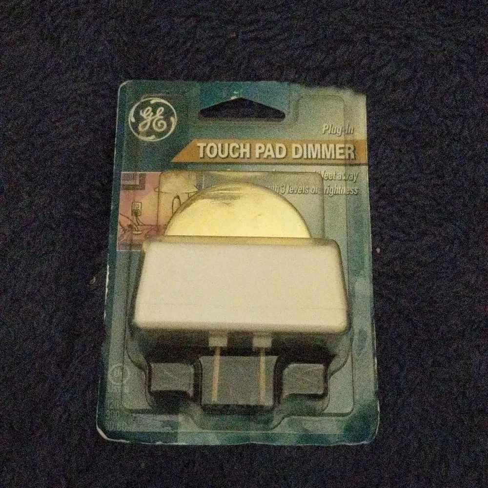 GE TOUCH PAD DIMMER PLUG IN - Picture 3 of 4